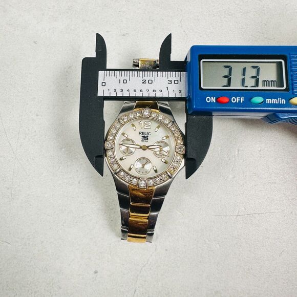 Relic Wet Watch Womens 31mm Crystal Bezel Day Date Two Tone 6.5" New Battery - Picture 10 of 11